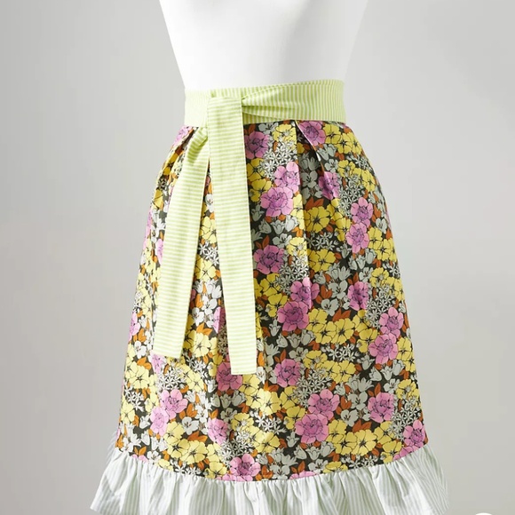 Anthropologie "Lyla half Apron in Floral" - Picture 2 of 3